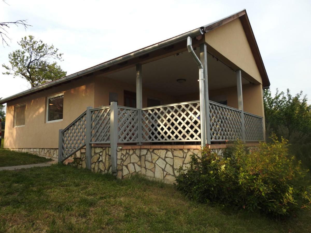 Akali Apartman Balatonakali Esterno foto